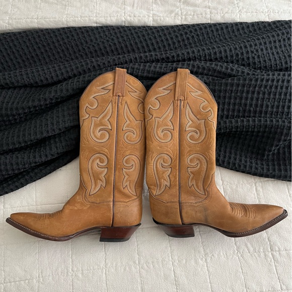Vintage ‘80s Panhandle Slim tan western boots / women’s 6B - Picture 2 of 6